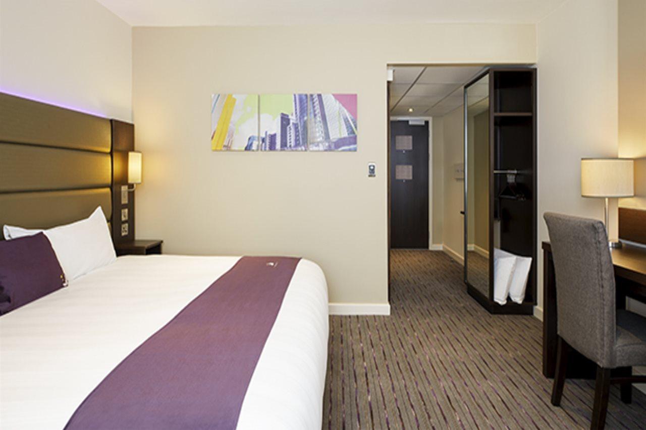 Premier Inn Stirling City Centre Экстерьер фото