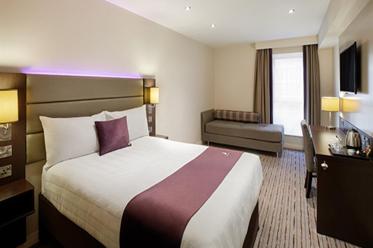 Premier Inn Stirling City Centre Экстерьер фото