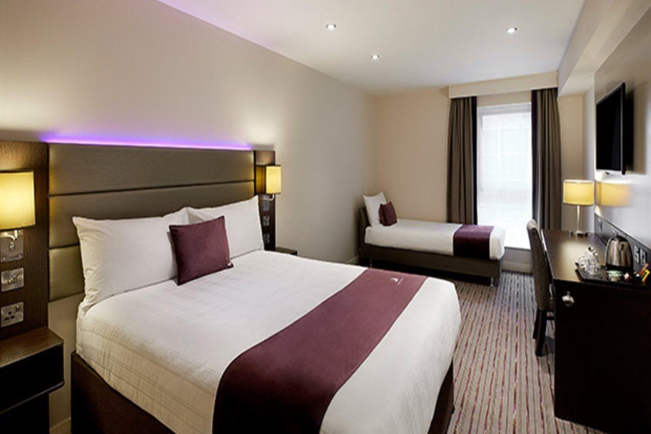 Premier Inn Stirling City Centre Экстерьер фото