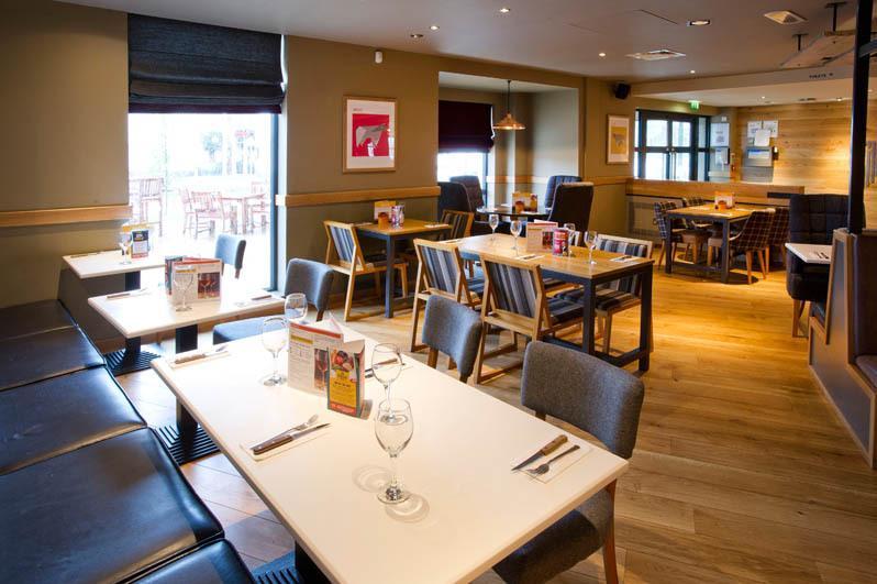 Premier Inn Stirling City Centre Экстерьер фото
