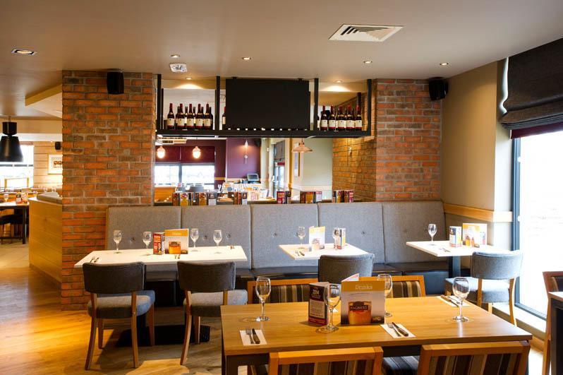 Premier Inn Stirling City Centre Экстерьер фото