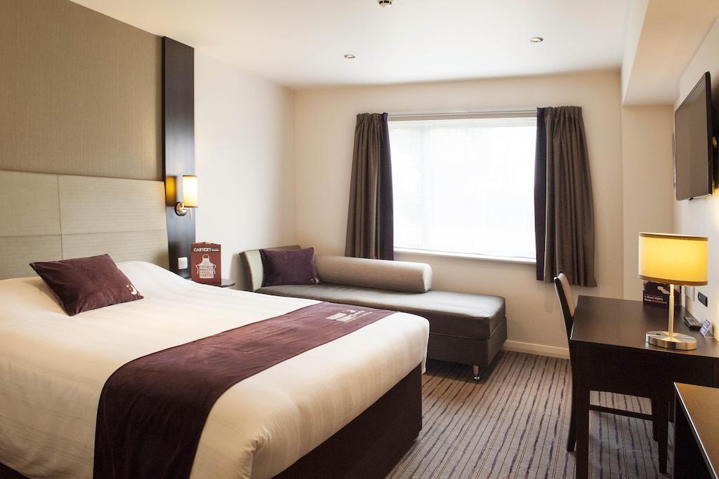 Premier Inn Stirling City Centre Номер фото